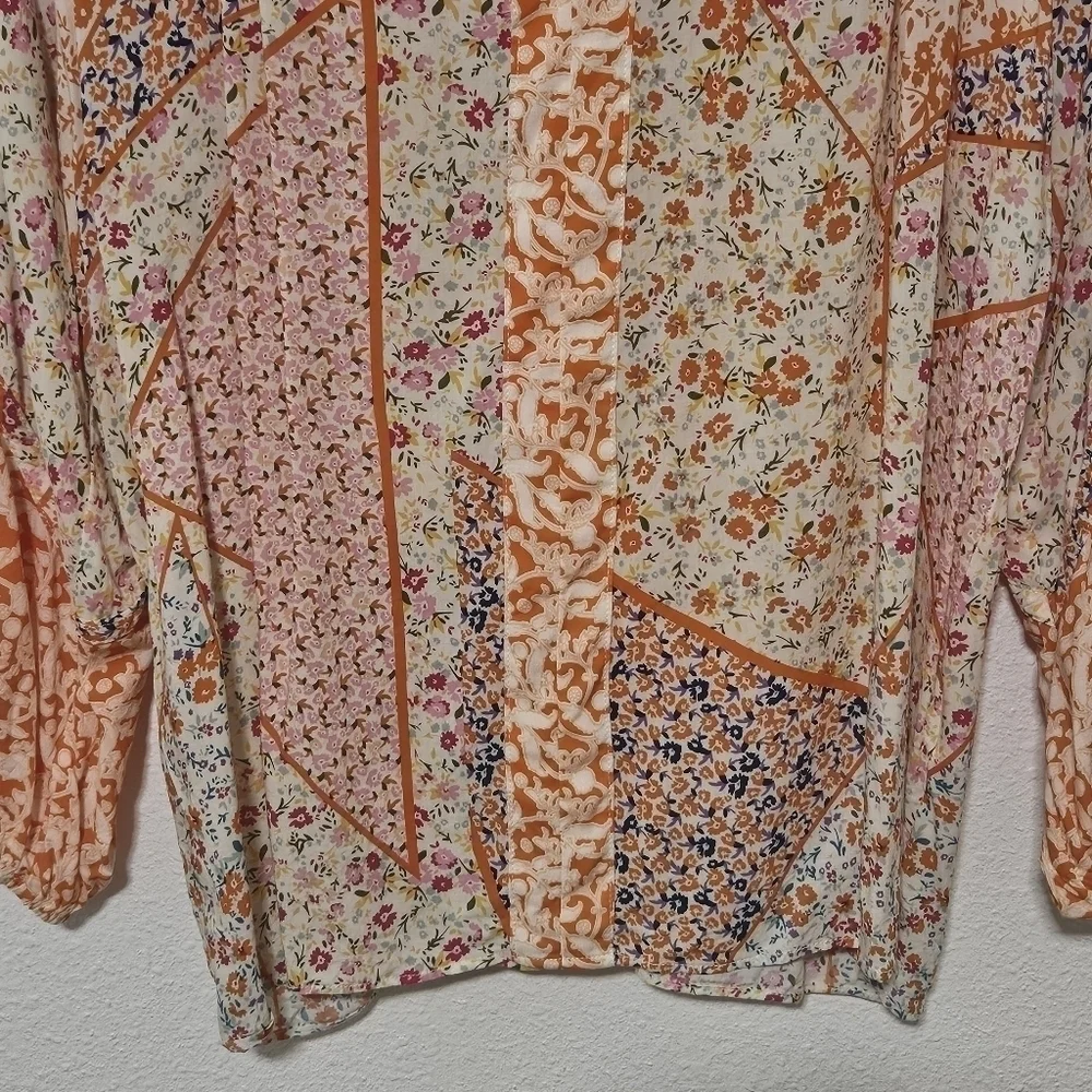 Rose + Olive ditsy floral top size Large - Picture 3 of 12